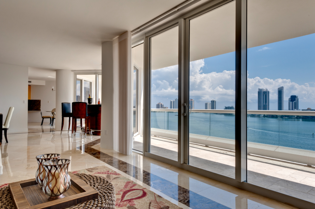 Modern style apartment with a view of the water and the city